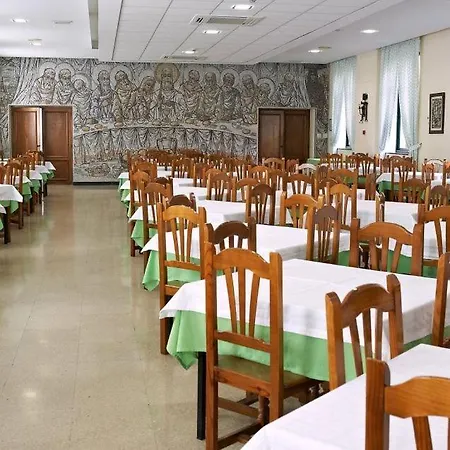 Pensjonat Hospederia Monasterio De Poio