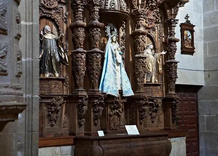 Hospederia Monasterio De 3* Poio