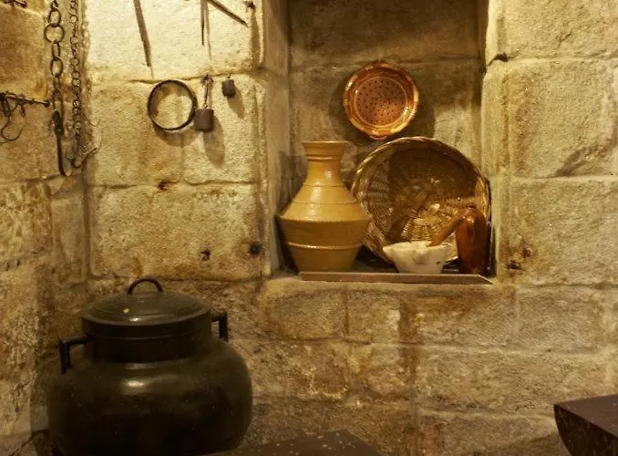 Hospederia Monasterio De 3* Poio